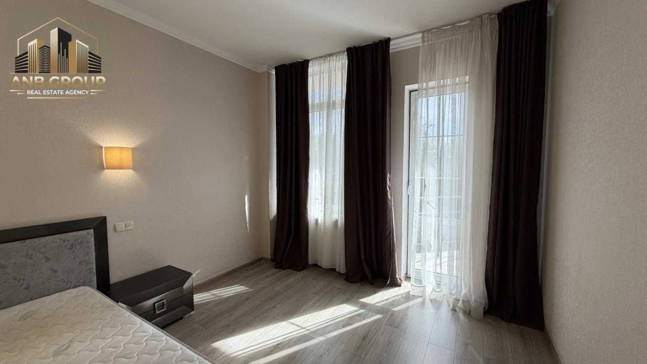 Продаж 2-кімнатного апартаменту-студії 159,2 м², вул. Болсунівська