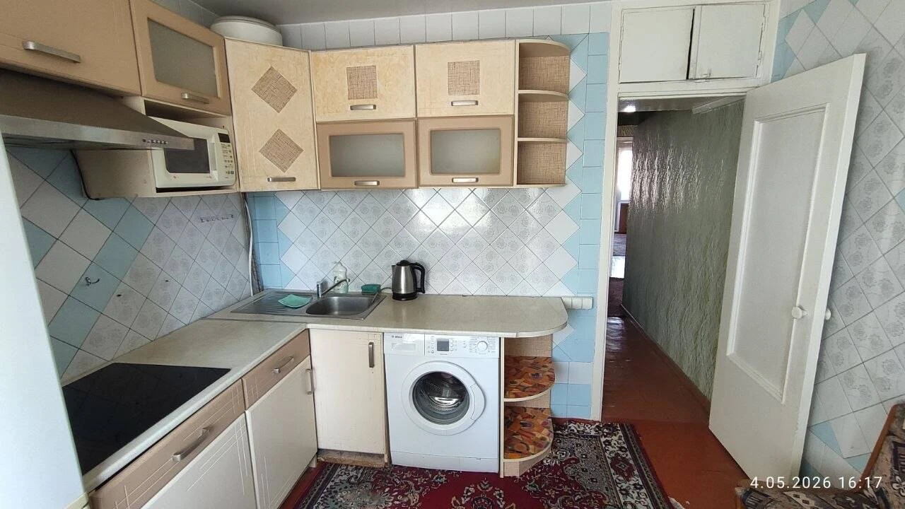 3-bedroom apartment near Demiyivska metro, Holosiiv