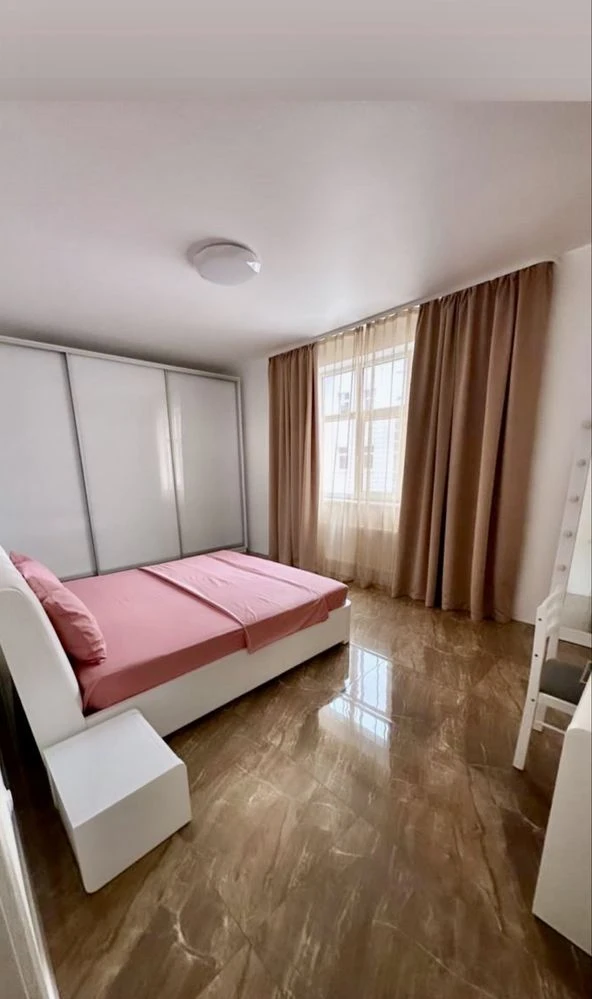 Продається 3-кімнатна квартира, 4 поверх, 12 будинків, 90 м2, ЖК "Французький Квартал", Саперне