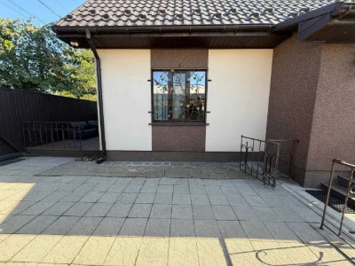 Продається власний сучасний будинок в Дніпрі