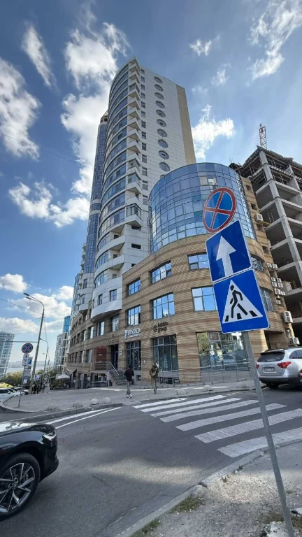 For Sale: Apartment on Yarovitsky Street, 3