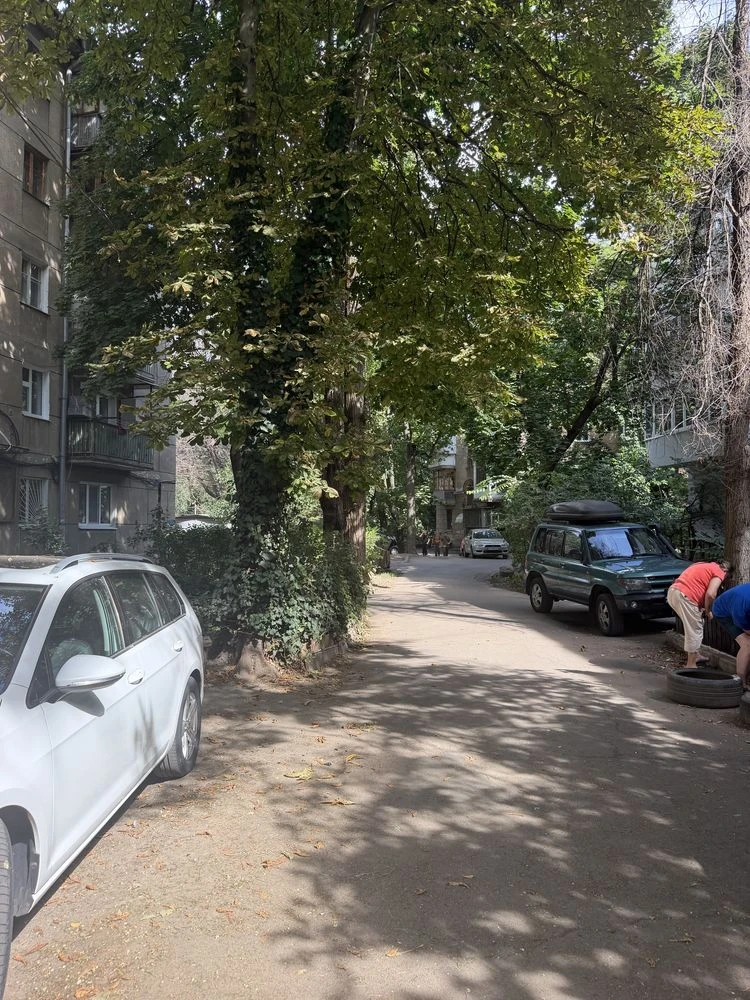 3х кімнатна квартира на 5 ст Великого Фонтану, середній пове