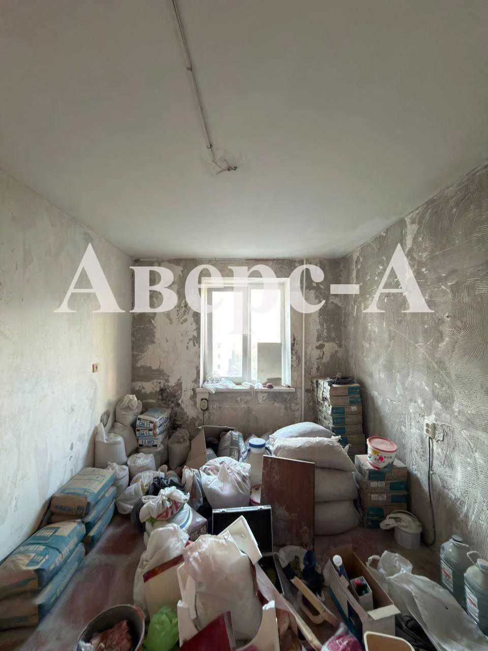 Продам 3-х комнатную квартиру на Заболотном.