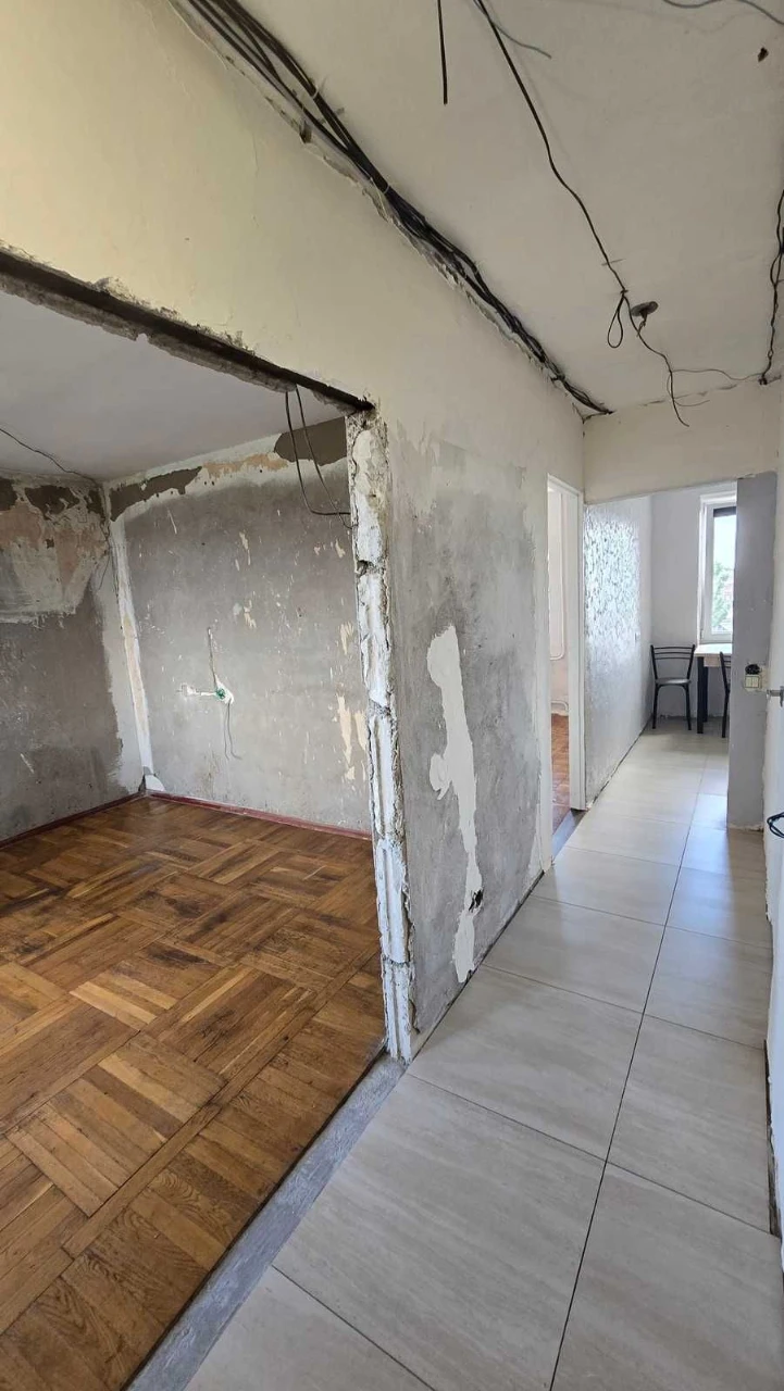 Продам 2-комнатную квартиру в кирпичном доме на Таирова. Ока