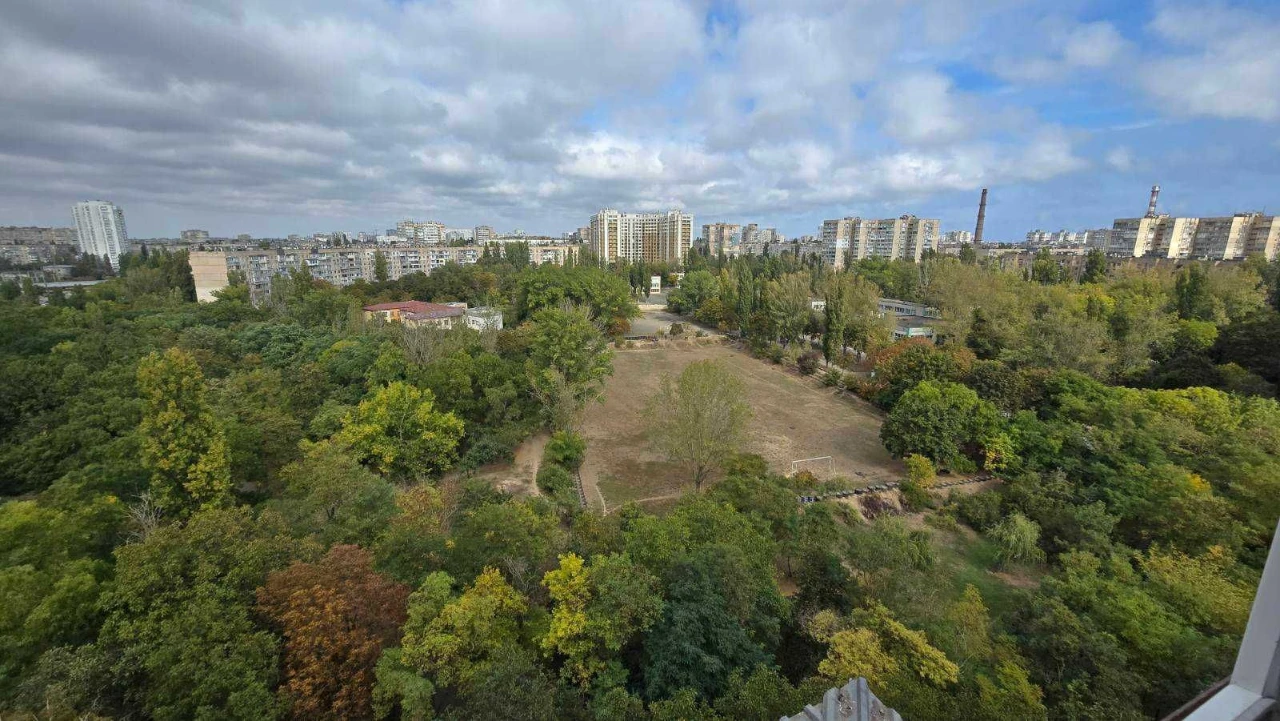 Продам 2-комнатную квартиру в кирпичном доме на Таирова. Ока