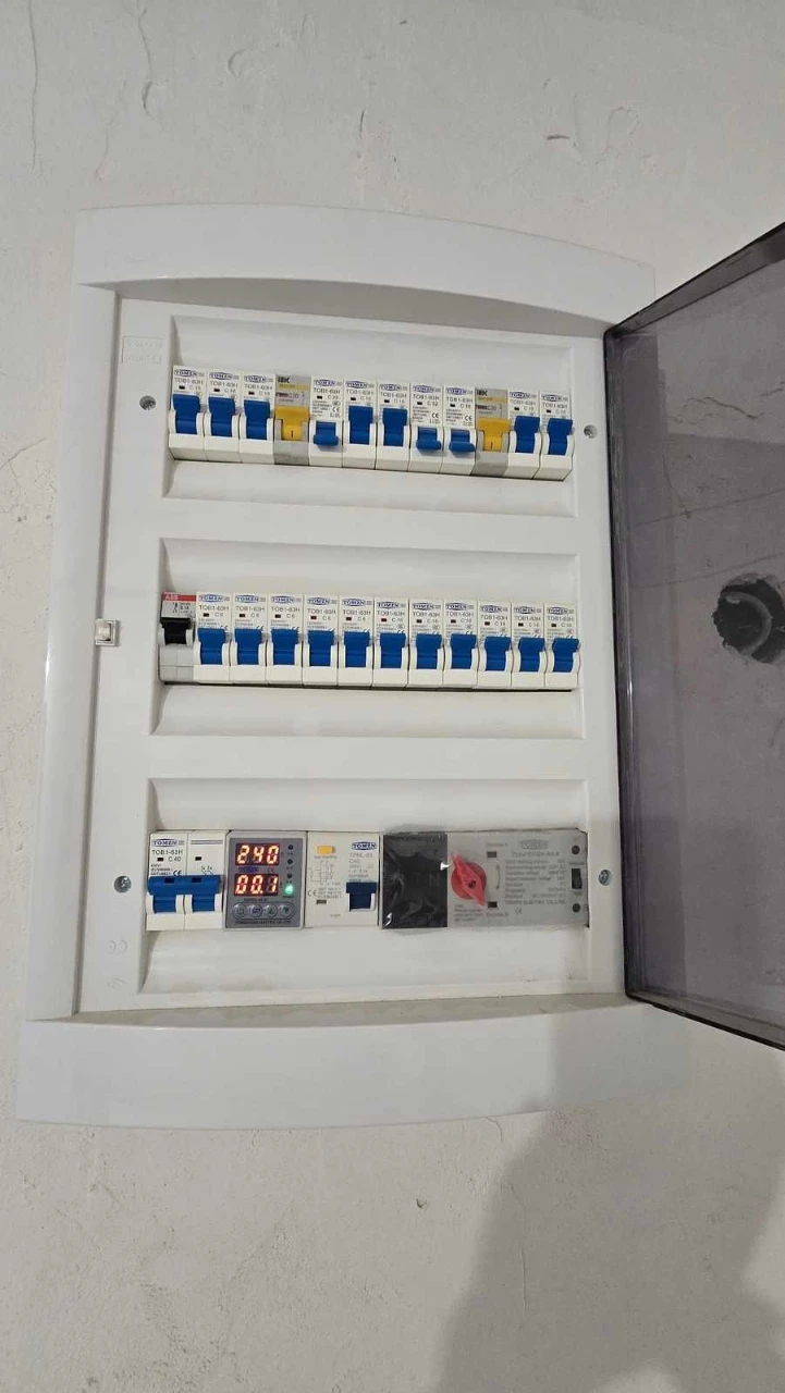 Продам 2-комнатную квартиру в кирпичном доме на Таирова. Ока