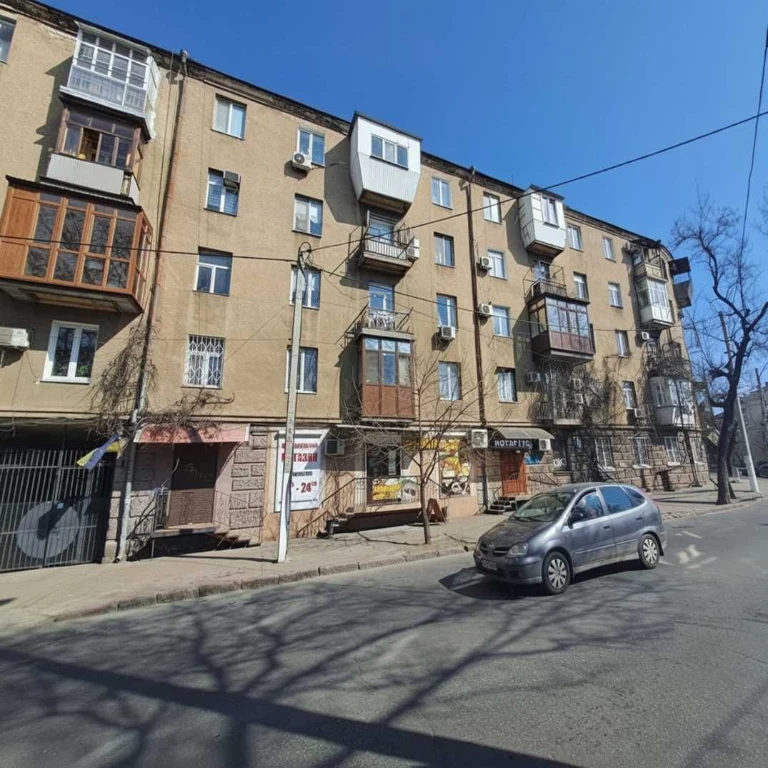 Продам 2 комнатную квартиру сталинка Центр Большая Арнаутска