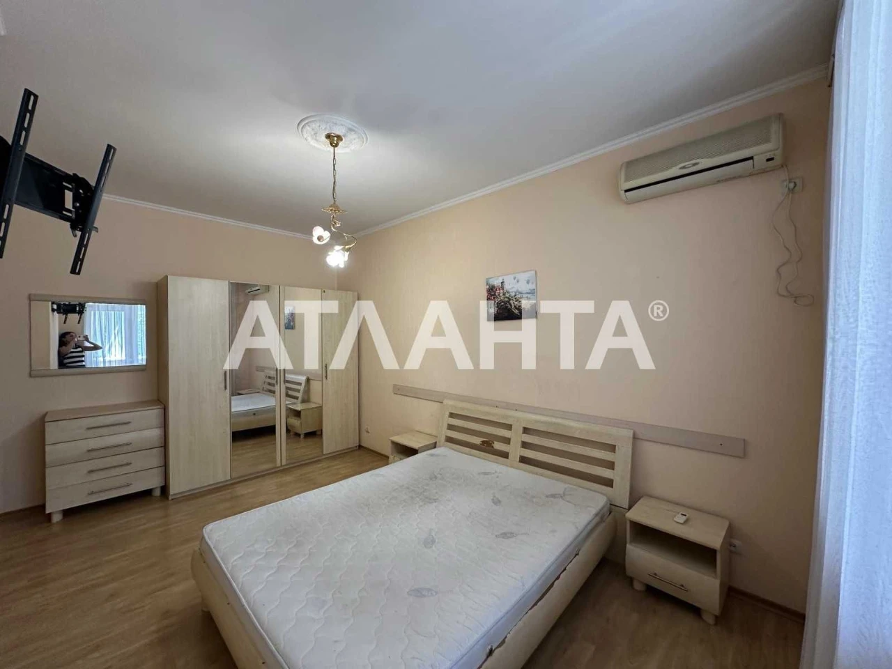 Простора 2-кімнатна квартира на вул. Палубна, Адміральський