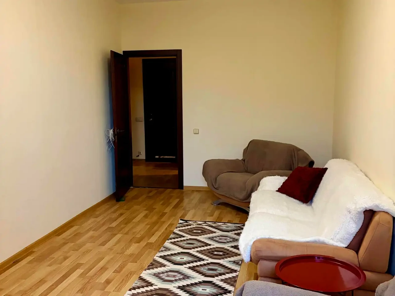 Сдается 2-комнатная квартира 76 м²