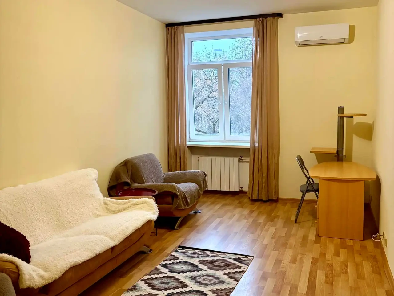 Сдается 2-комнатная квартира 76 м²