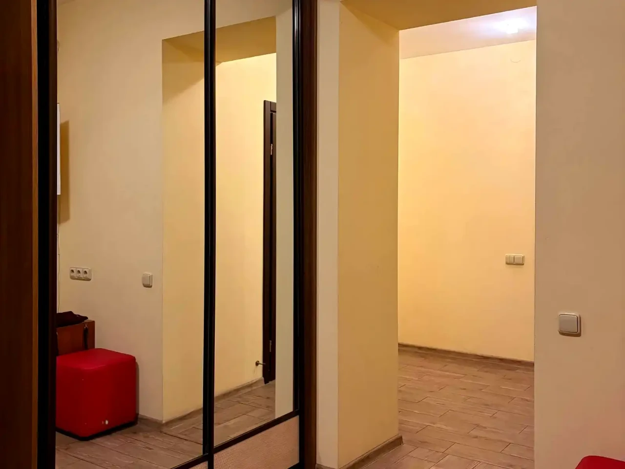 Сдается 2-комнатная квартира 76 м²