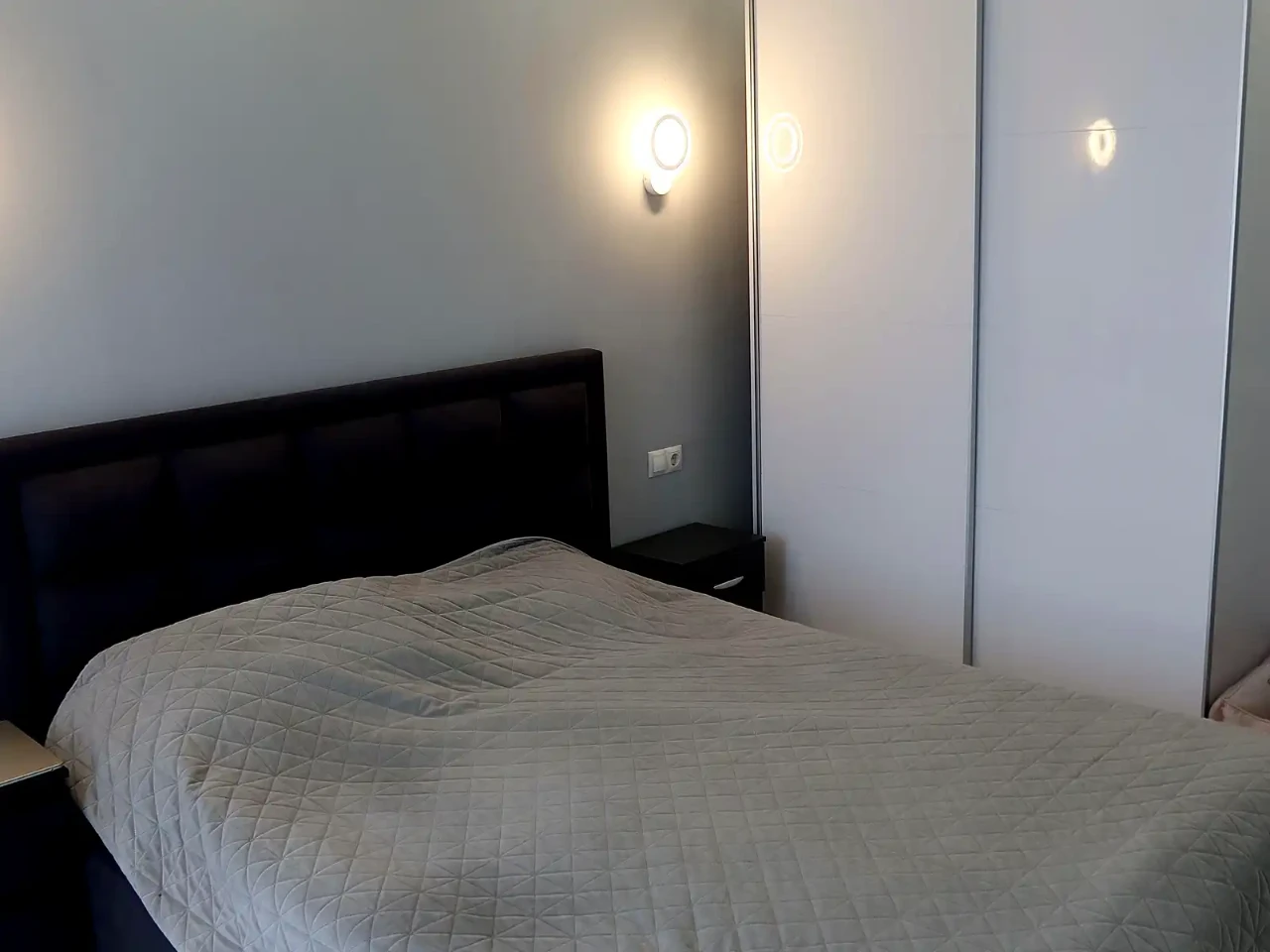 Rent 1-bedroom apartment 42 sq m, 24/25 floor