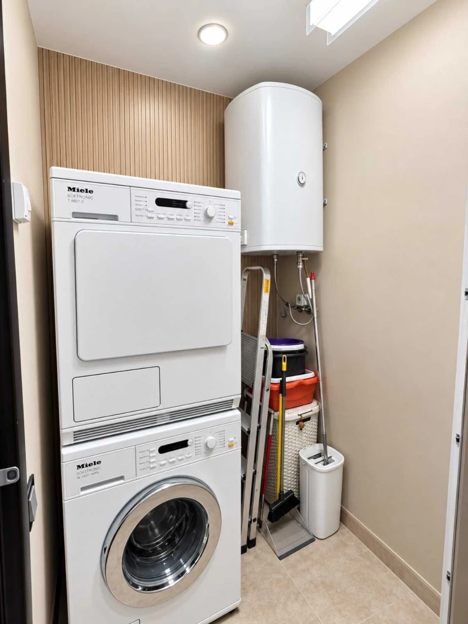 Volodymyra Ivasyuk, 6, Rent a Premium Two-Level Apartment