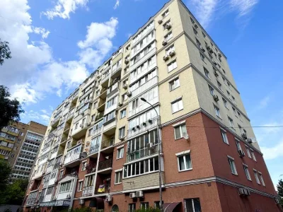 Квартира. Київ, Сирецька вул.