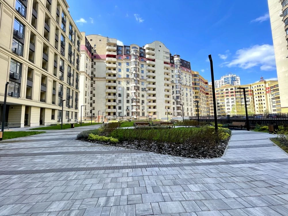 Apartment for sale in the Kamerton building in the center of Kyiv, Dimitry Street