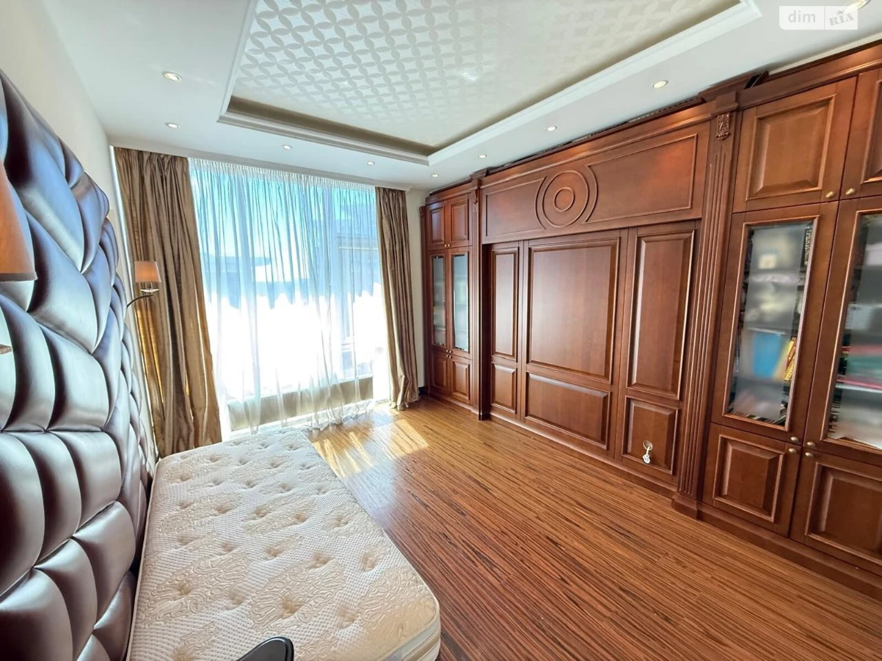Apartment for Sale in Holosiiv