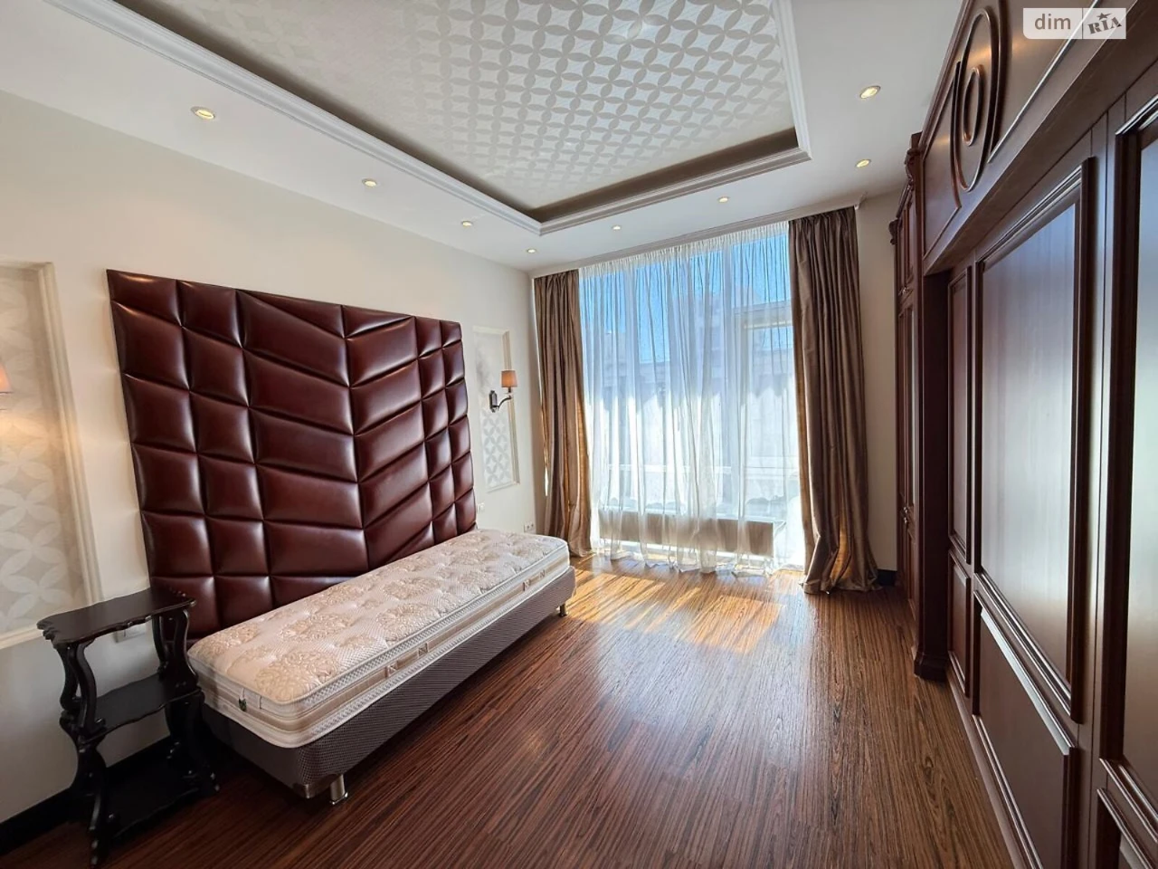 Apartment for Sale in Holosiiv