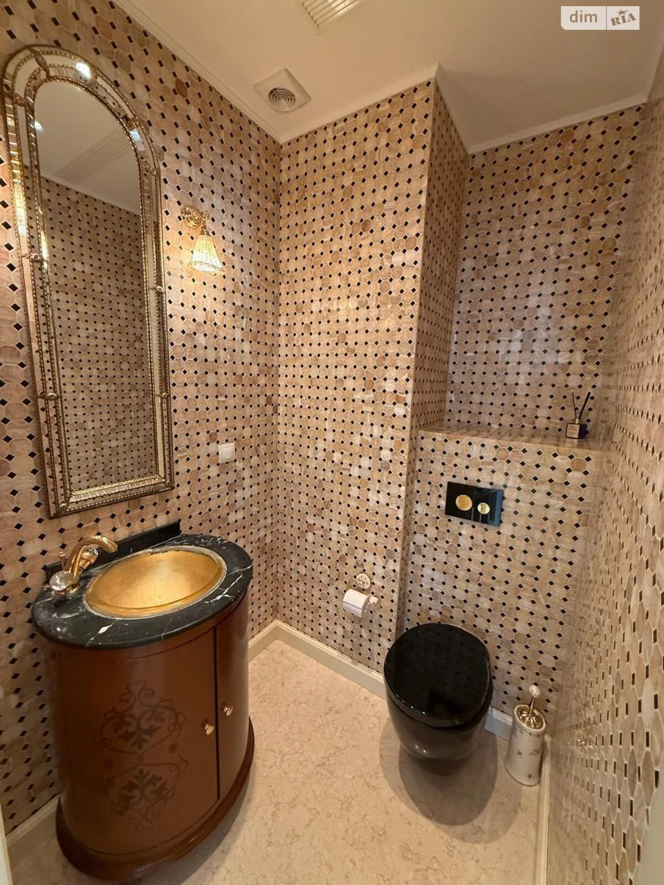 Apartment for Sale in Holosiiv