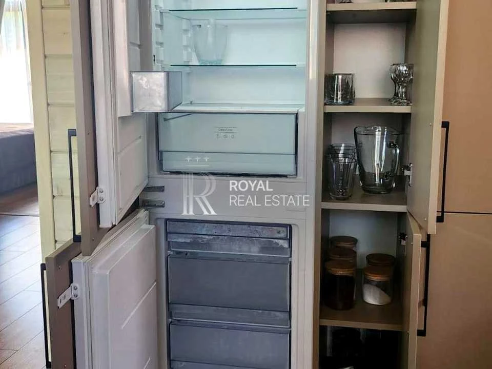 Будинок. Київ, Орхідейна