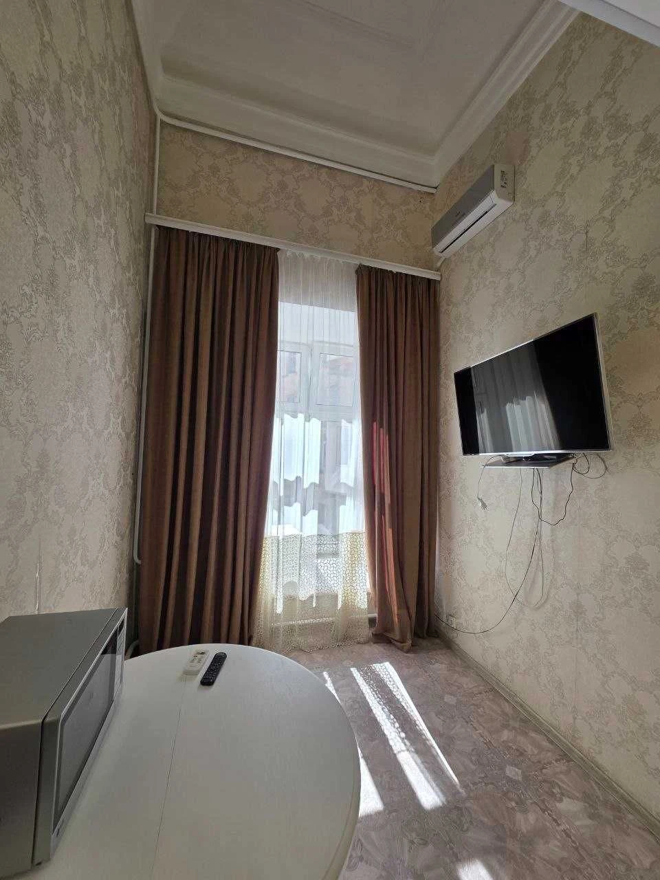 Продається 1-кімнатна квартира 27 м² в центрі