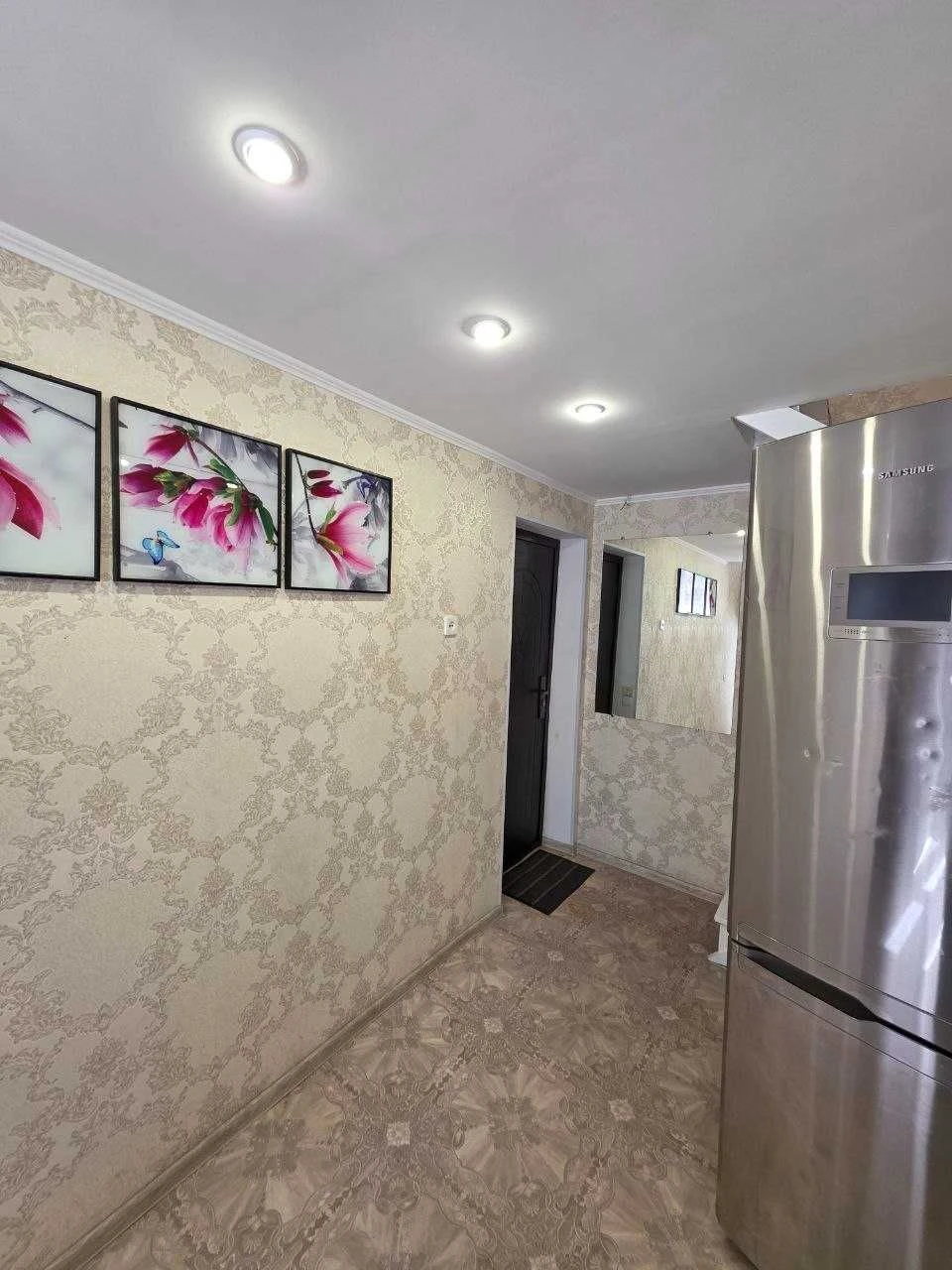 Продається 1-кімнатна квартира 27 м² в центрі