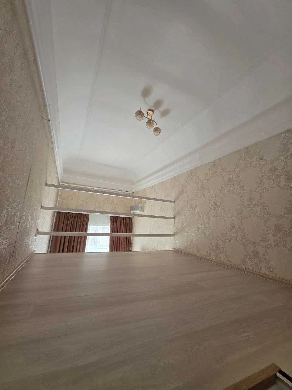 Продається 1-кімнатна квартира 27 м² в центрі