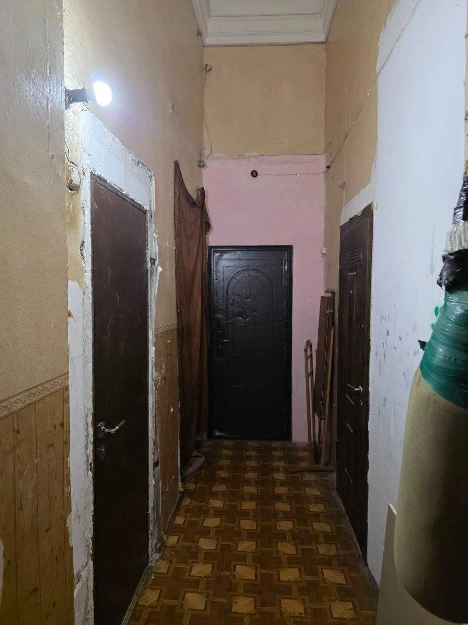 Продається 1-кімнатна квартира 27 м² в центрі
