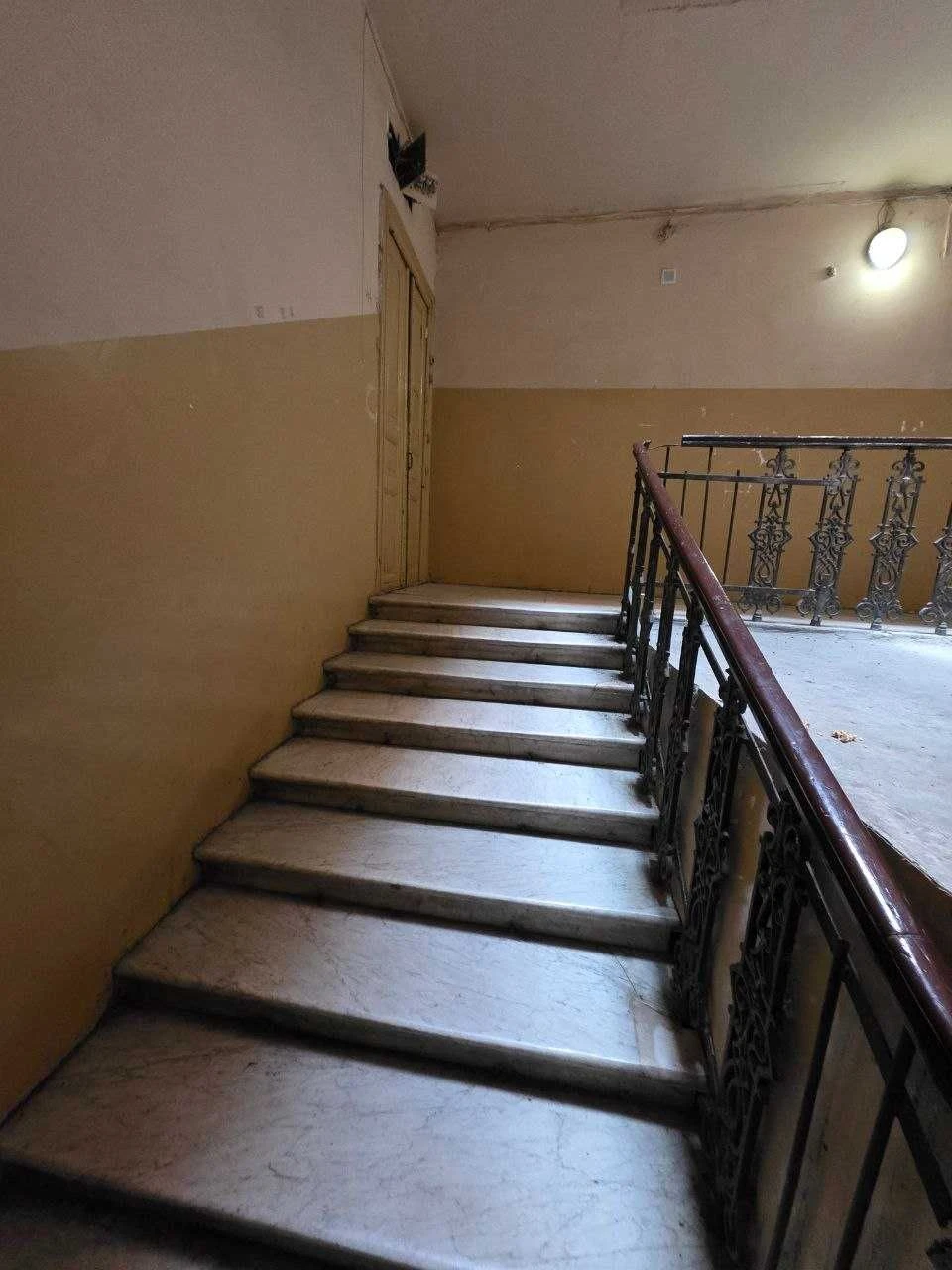 Продається 1-кімнатна квартира 27 м² в центрі
