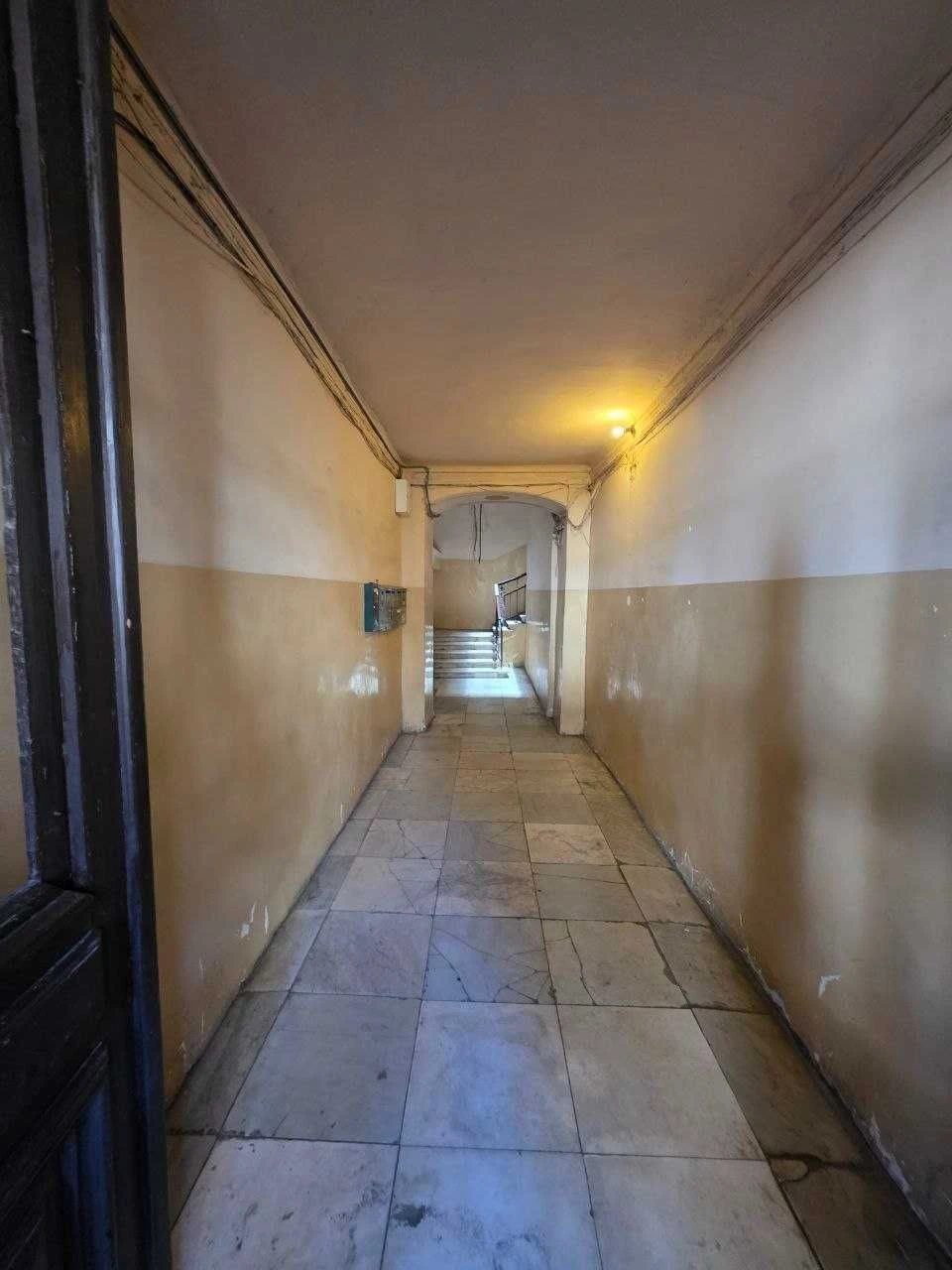 Продається 1-кімнатна квартира 27 м² в центрі