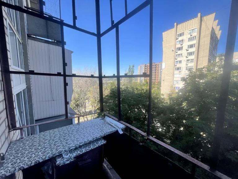 For Sale: Three-room apartment on Naberezhnaya