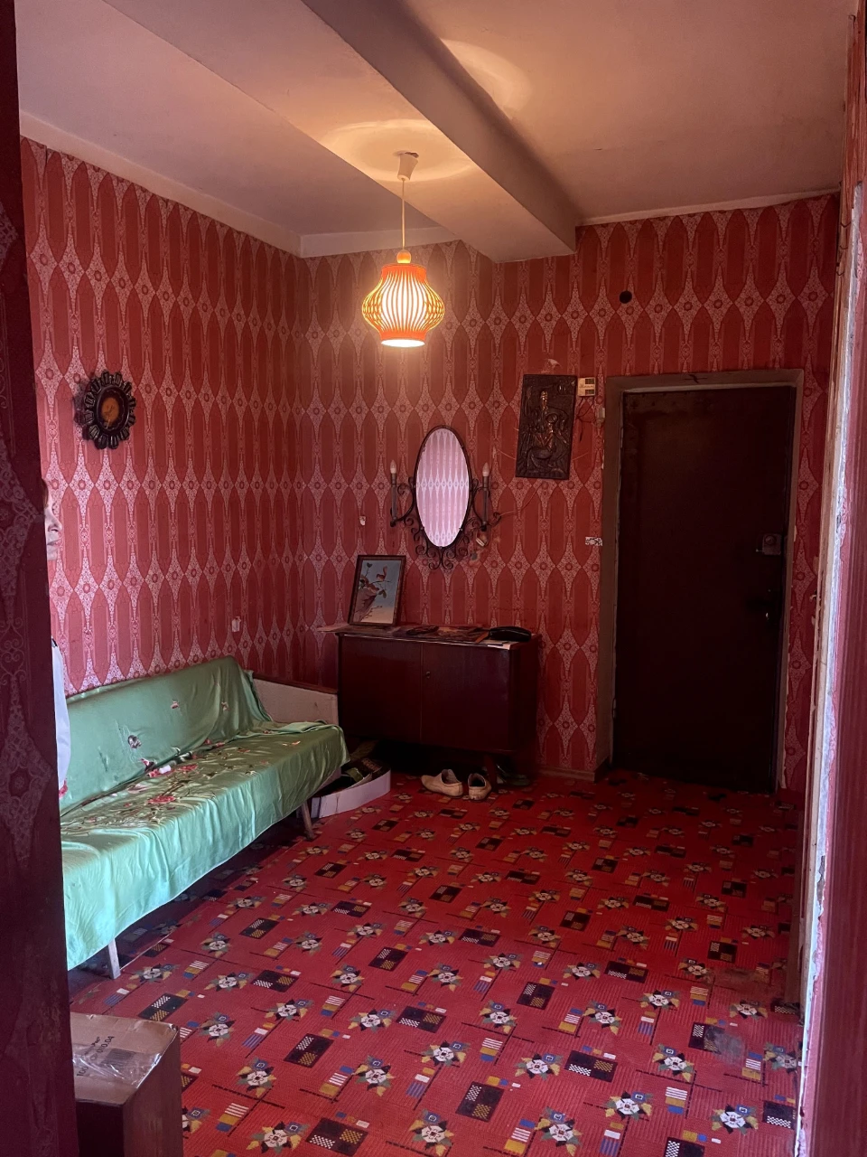 For Sale: Three-room apartment on Naberezhnaya