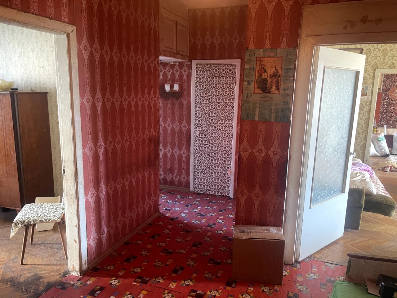 For Sale: Three-room apartment on Naberezhnaya