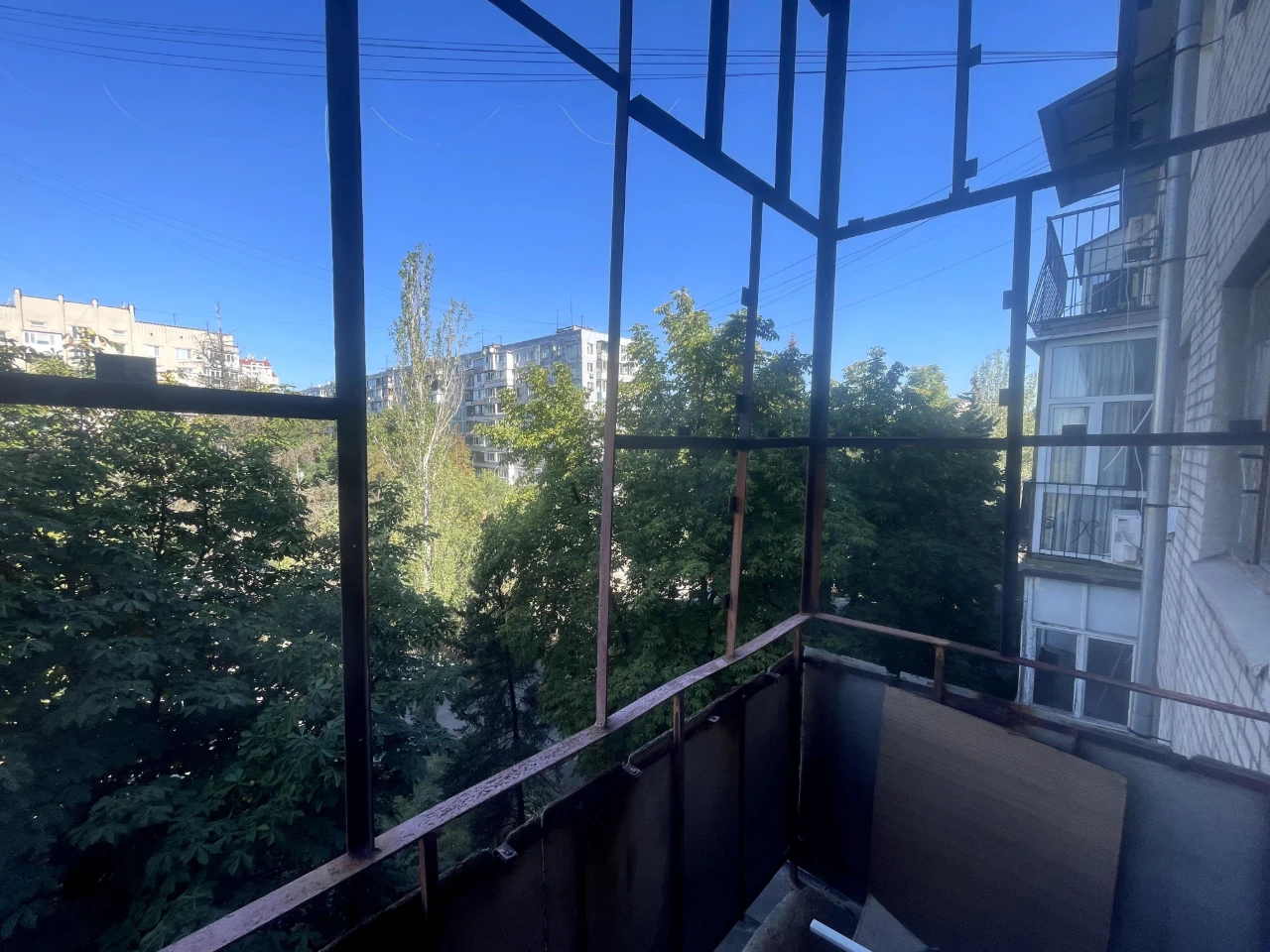 For Sale: Three-room apartment on Naberezhnaya
