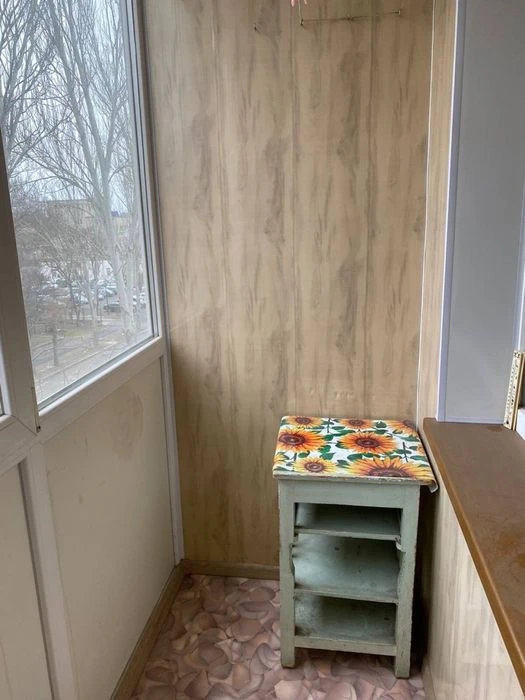 I will sell an apartment 1km. Center (small market). Owner