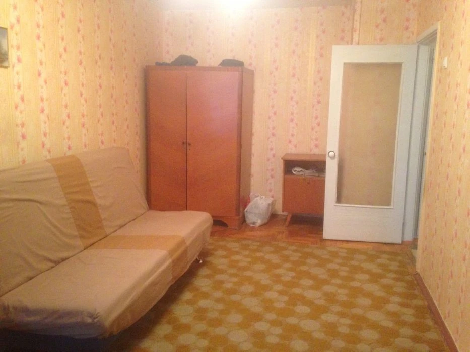 I will sell an apartment 1km. Center (small market). Owner