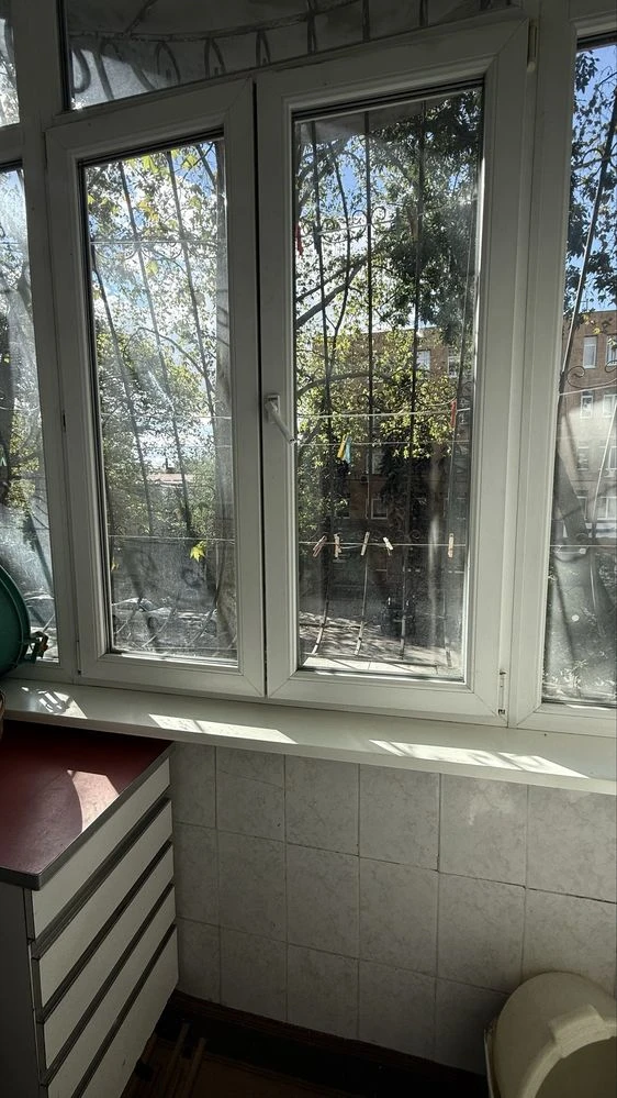 Sale of a 2-room apartment "stalin" Admiralskaya 2nd floor