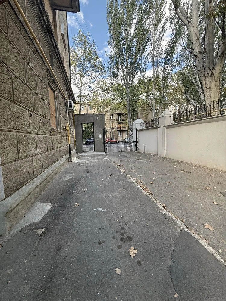 Sale of a 2-room apartment "stalin" Admiralskaya 2nd floor