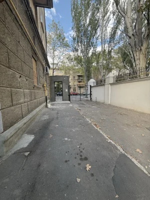 Sale of a 2-room apartment "stalin" Admiralskaya 2nd floor