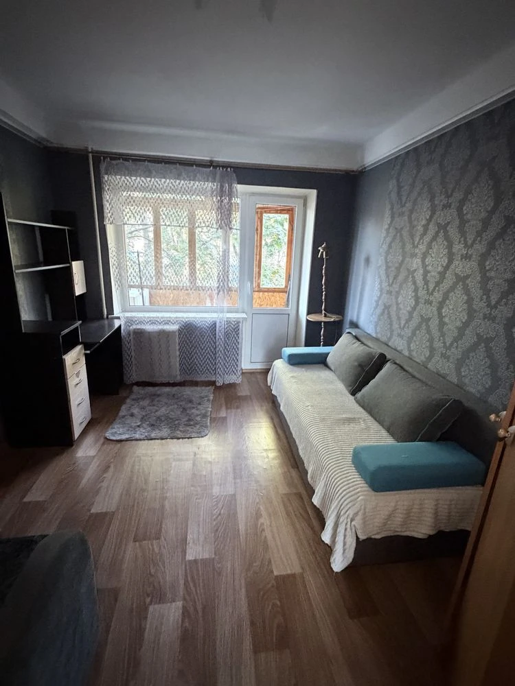 For Sale: Separate Two-Room Apartment, 47 sq m, Gasified House.