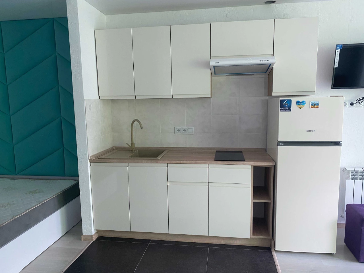 Продається квартира біля моря та парку з ремонтом, меблями та технікою