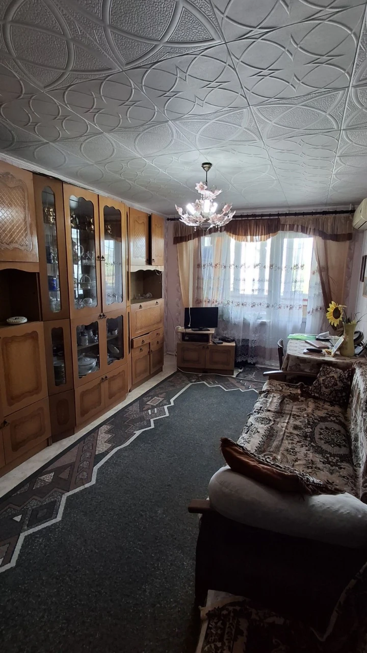 For Sale: 2-room apartment in Plaza Peremogy.