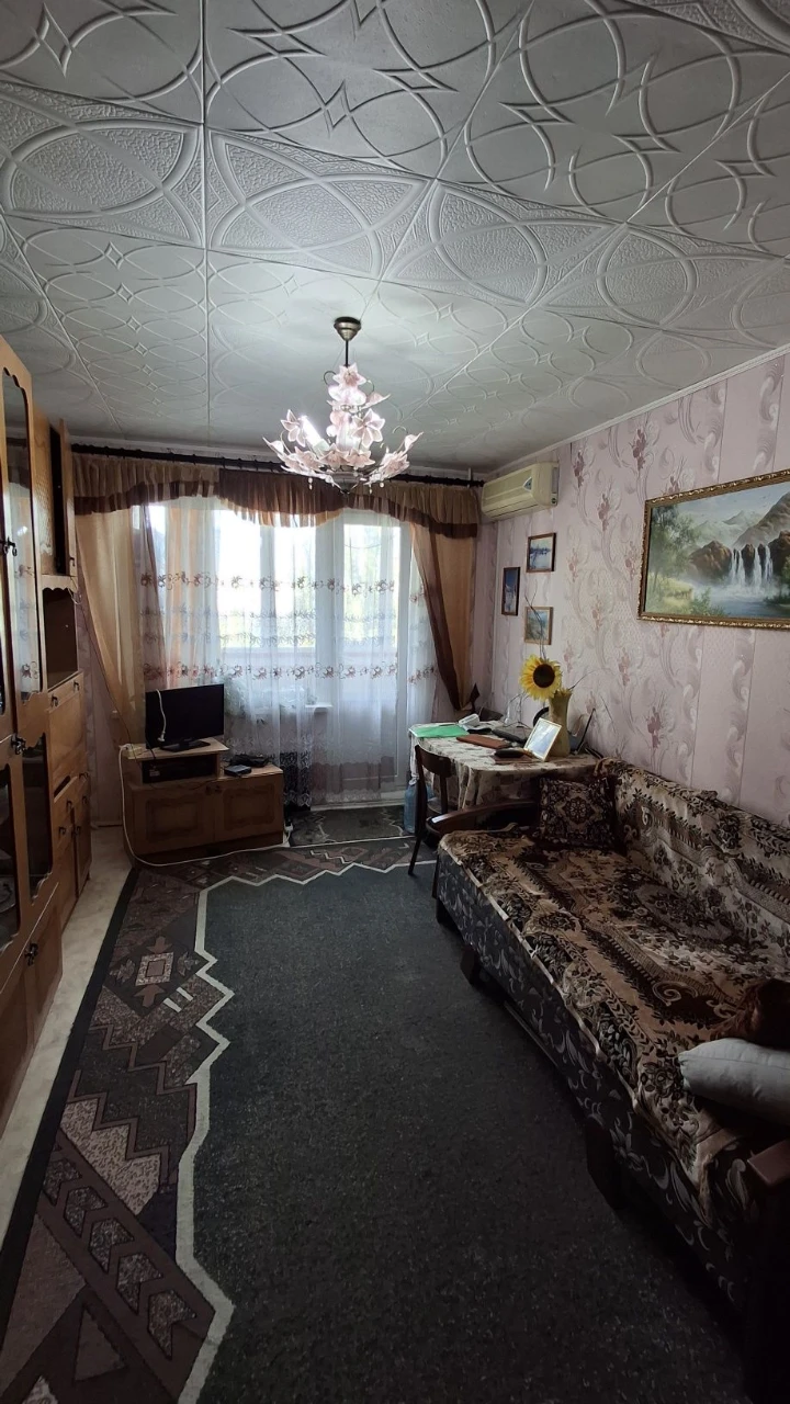For Sale: 2-room apartment in Plaza Peremogy.