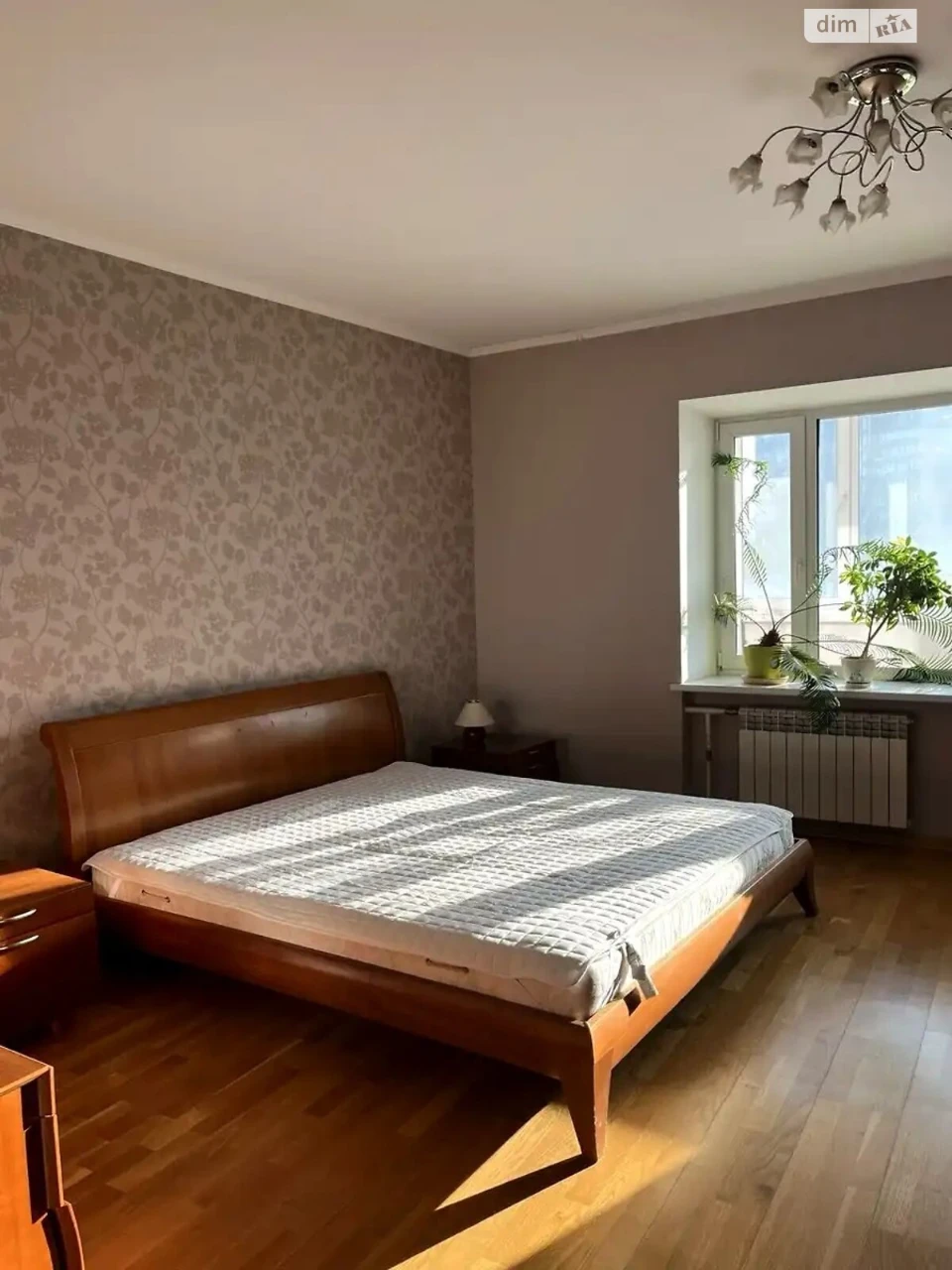 Long-Term Rental Apartment, Poczynki