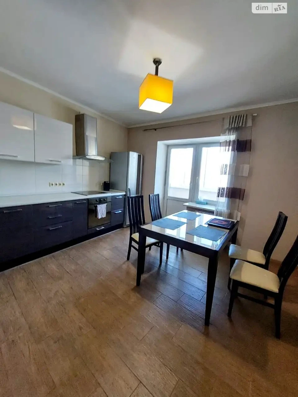 Long-Term Rental Apartment, Poczynki