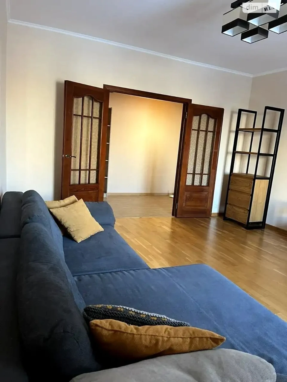 Long-Term Rental Apartment, Poczynki