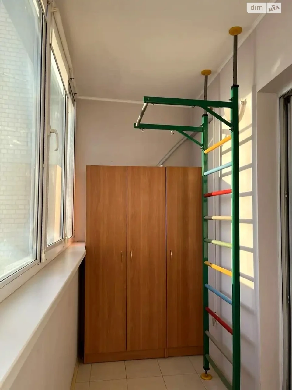 Long-Term Rental Apartment, Poczynki