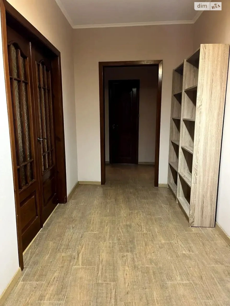 Long-Term Rental Apartment, Poczynki