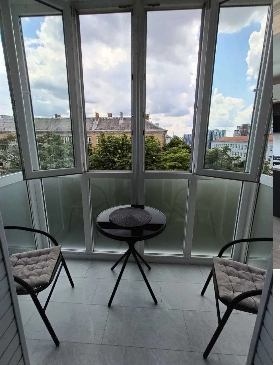 Pechersk. Ioann Pavla II Street 19. Apartment with renovation 54 sq m