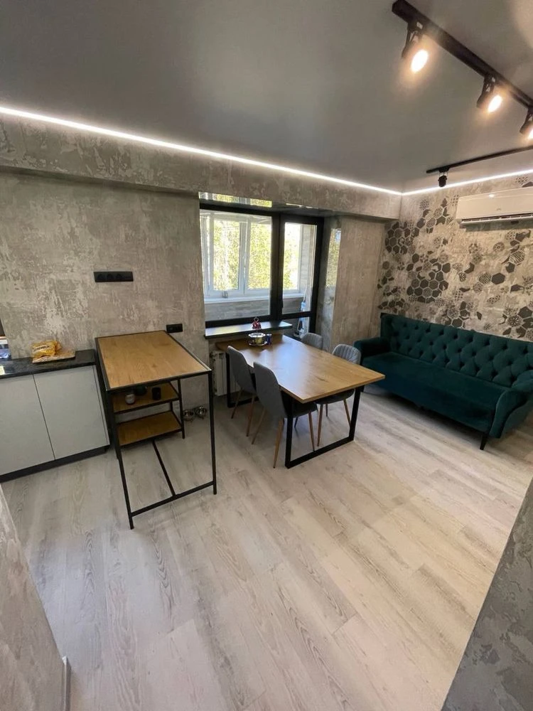 1 room apartment renovated, Right Bank, Dudykina 19A