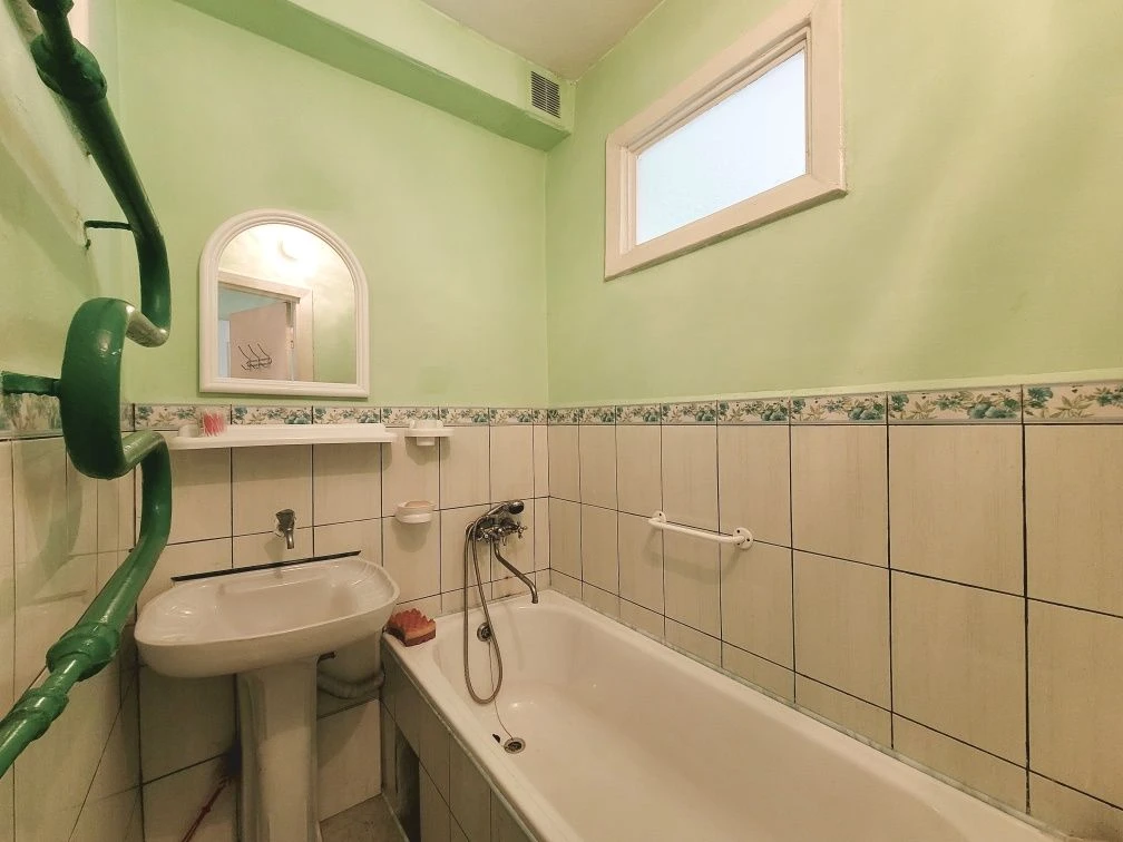 2-room apartment 47 m², Trade Street, separate rooms